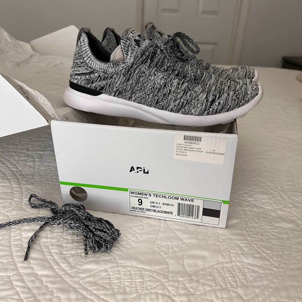 Apl techloom wave heather grey with black and white Womens size 9